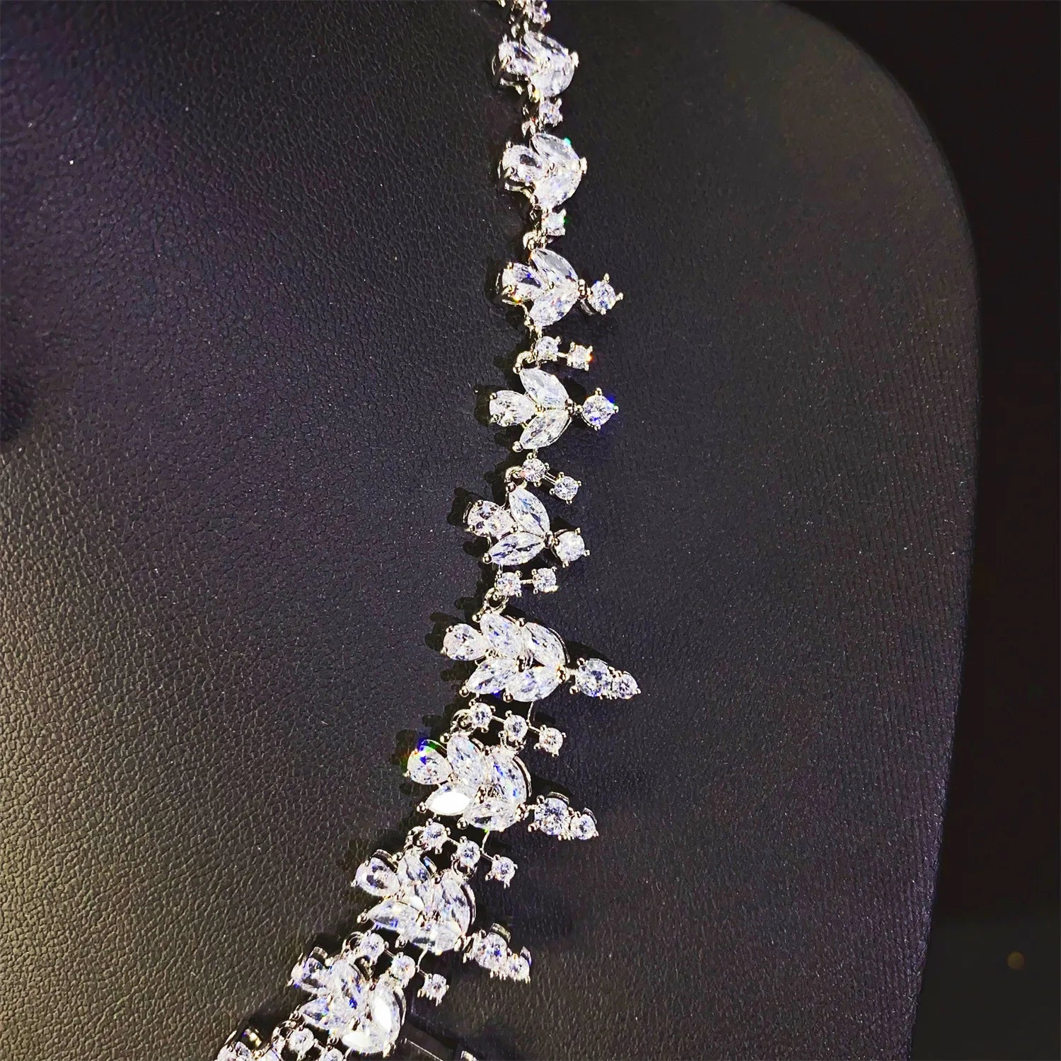 Fashion 2 Pieces Set New Sparkling Teardrop Necklace Earrings Ladies Jewellery Daily Party Dating Prom Dinner Wedding Gift M-424