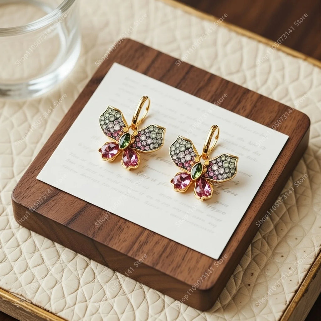 Fashionable and luxurious golden butterfly charm earrings pendant, perfect for banquets and easy to match - birthday gift