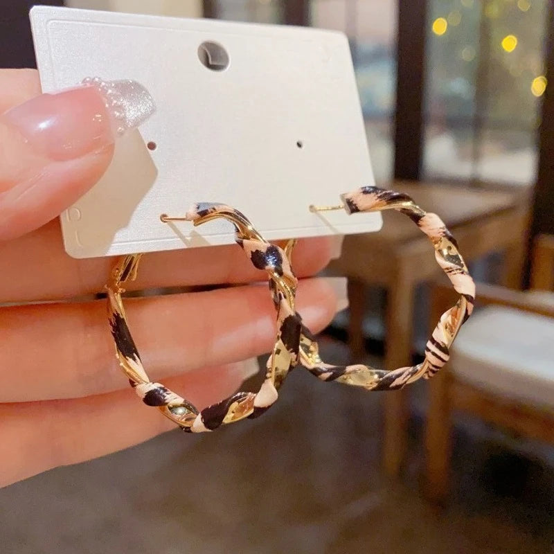 Stylish Personality Earrings, Metal Leopard Twist Hoop Earrings for Women, Elegant Retro High-End Minimalist Hoop Earrings